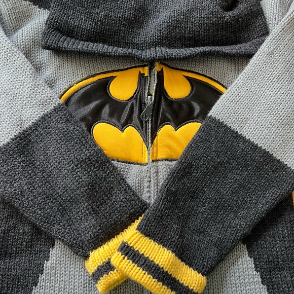 Batman zip up hooded sweater custom knit and embroidered - Picture 4 of 4